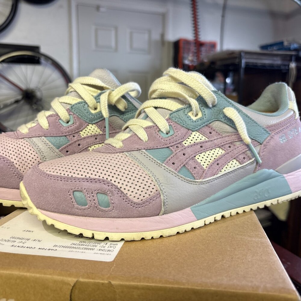 ASICS GEL-LYTE III OG sneakers Barely Rose and Rosequartz color size 9